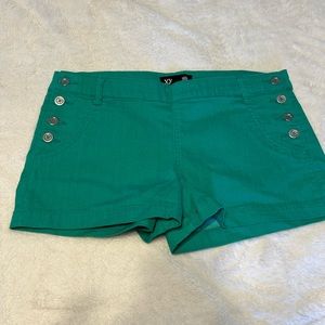 Jean shorts with button accent